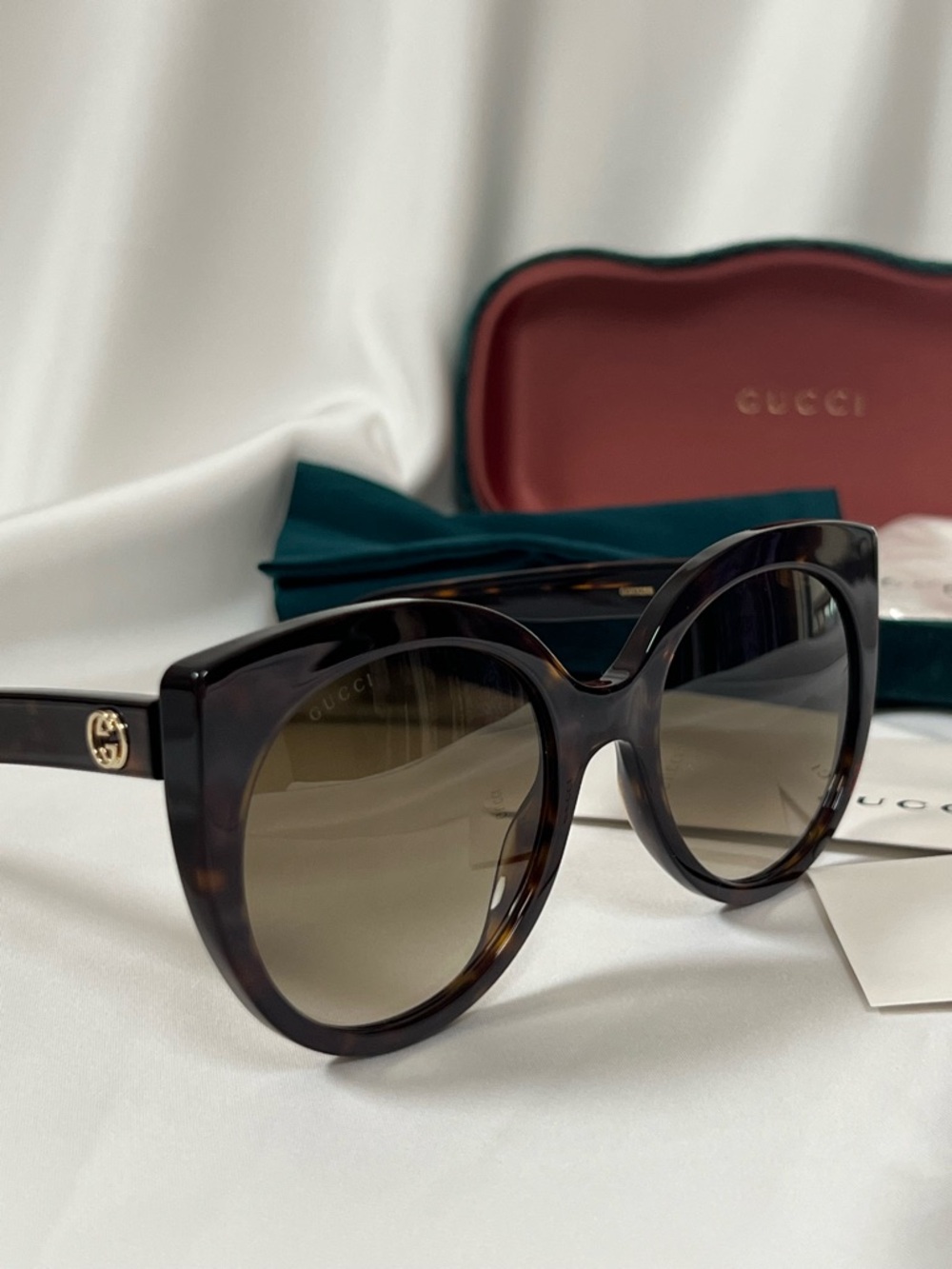 NWT Gucci Tortoise Cat Eye Sunglasses GG0325S Complete Luxury Set
